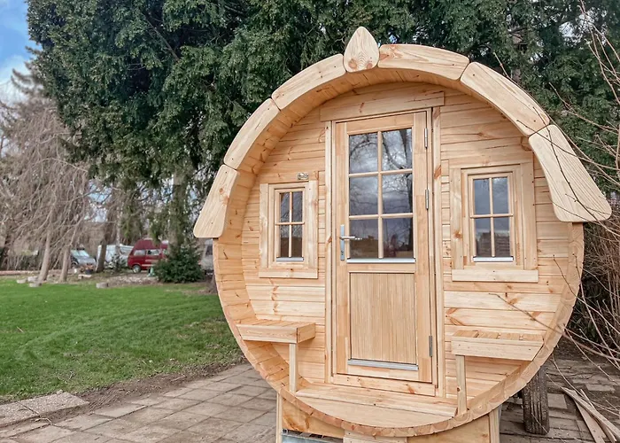 Wohnen im CampingCube direkt am Rhein
